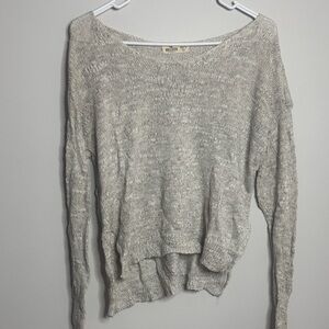 Hollister Women's Light Gray V-Neck Sweater UB